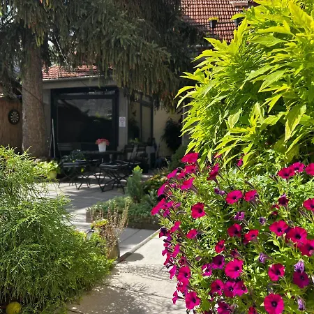 Aparthotel Margareta Garden & Eger