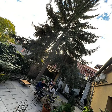 מלון דירות Margareta Garden &